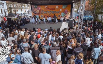„Улица Васкршње радости” окупила Зајечарце: Дан испуњен традицијом, дечјим осмесима и богатим програмом (ФОТО + ВИДЕО) „Улица Васкршње радости” окупила Зајечарце: Дан испуњен традицијом, дечјим осмесима и богатим програмом