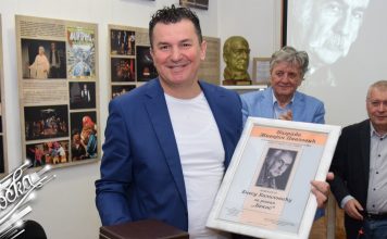 Уручена награда „Живојин Павловић” Енесу Халиловићу у Зајечару Уручена награда „Живојин Павловић” Енесу Халиловићу у Зајечару