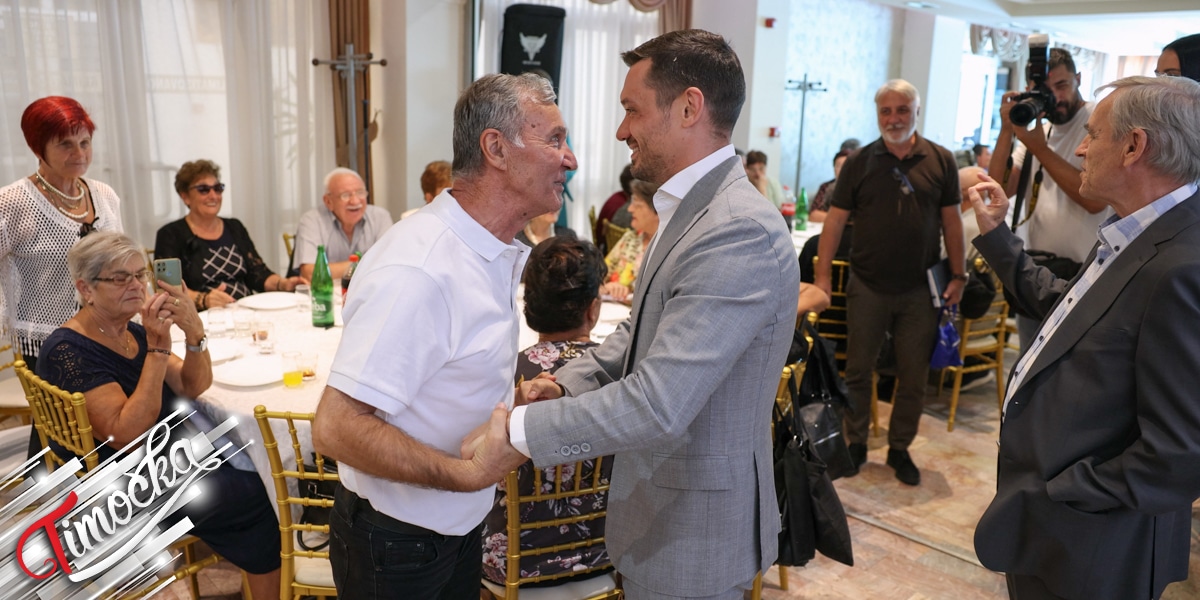 Трибина за пензионере у Зајечару: Разговор о пензијама, мерама подршке и проблемима најстаријих грађана
