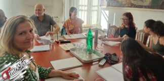 У зајечарском театру у току припреме представе „Увек спремне жене” У зајечарском театру у току припреме представе „Увек спремне жене”