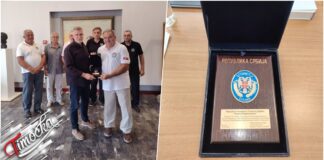 Зајечарском позоришту уручено признање поводом учешћа у обележавању Дана резервних војних старешина Зајечарском позоришту уручено признање поводом учешћа у обележавању Дана резервних војних старешина